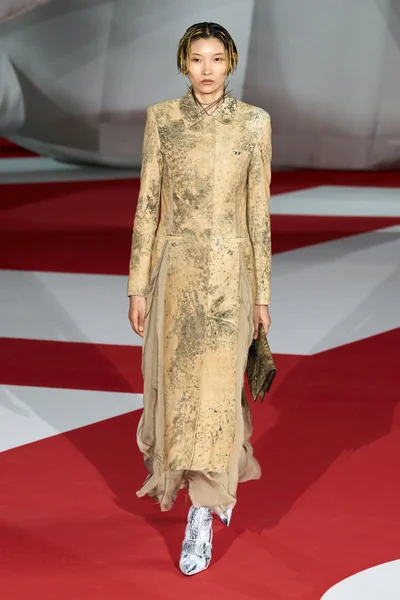 Look 25